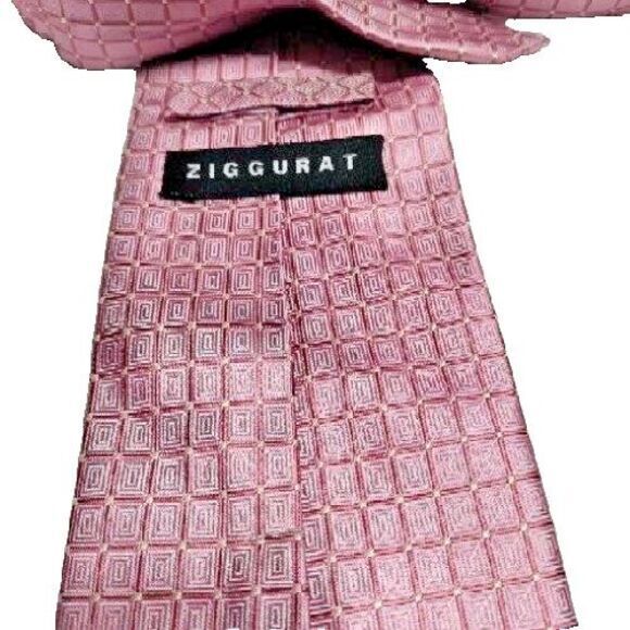 Ziggurat Hand‎ Made 100% Imported Silk Purple Geometric Tie Suit Artsy Necktie - Picture 3 of 4